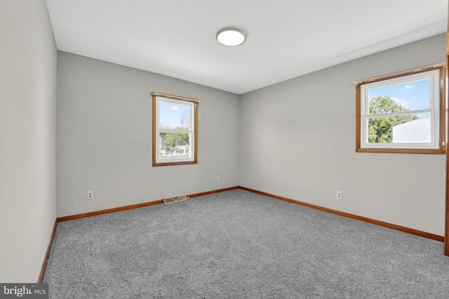 211 LONG POINT RD, Stevensville, MD 21666