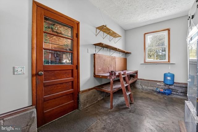 211 LONG POINT RD, Stevensville, MD 21666