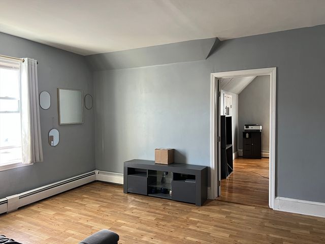 7 Beacon St 3, Attleboro, MA 02703