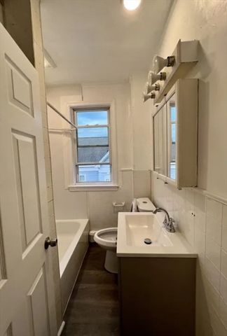7 Beacon St 3, Attleboro, MA 02703