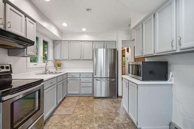 4819 Flambeau DRIVE, Mount Pleasant, WI 53406