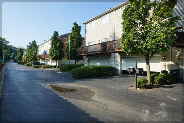 125 Rachel Avenue 505A, Willow Springs, IL 60480