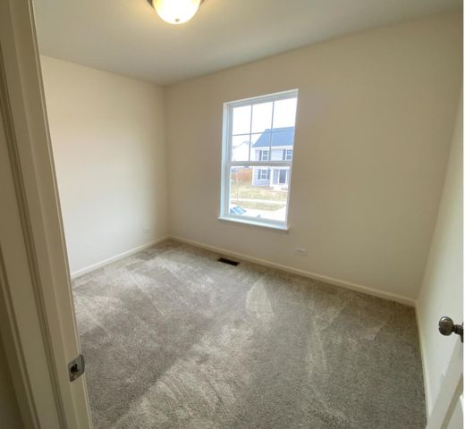 32004 Savannah Drive, Lakemoor, IL 60051