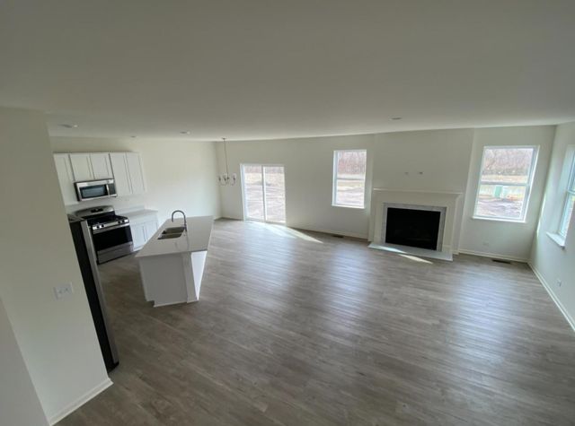 32004 Savannah Drive, Lakemoor, IL 60051