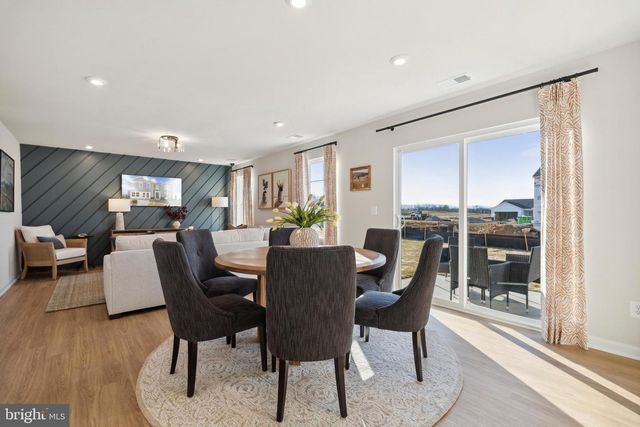 72 PATTERSON ST, Charles Town, WV 25414