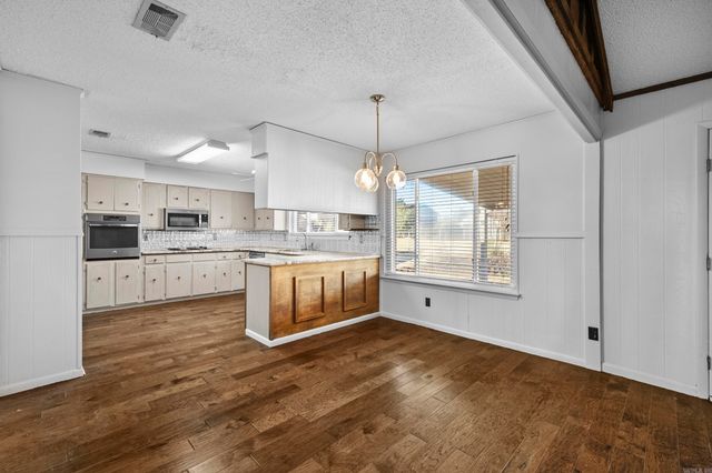 13 Pennwood Drive, Sherwood, AR 72120