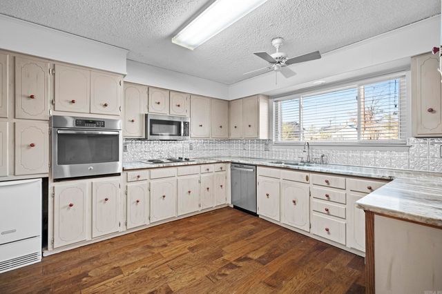 13 Pennwood Drive, Sherwood, AR 72120