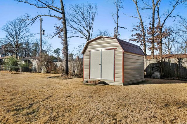 13 Pennwood Drive, Sherwood, AR 72120