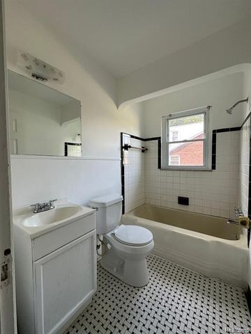 19242 Moross Road, Detroit, MI 48224