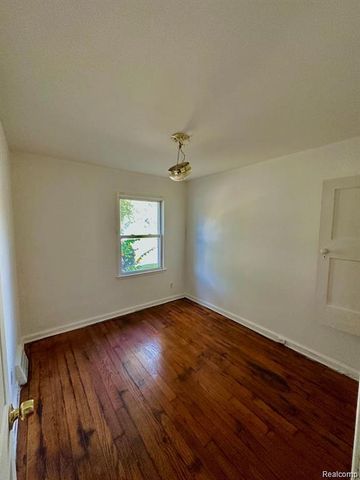 19242 Moross Road, Detroit, MI 48224