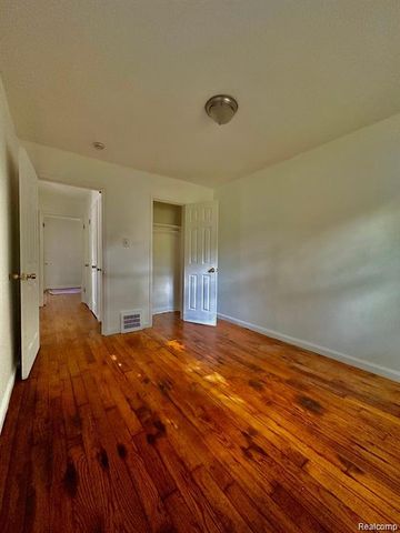 19242 Moross Road, Detroit, MI 48224