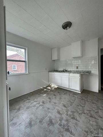 19242 Moross Road, Detroit, MI 48224