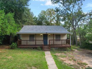 316 N Cotton, Gladewater, TX 75647