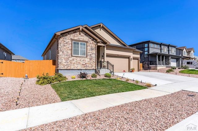 3401 Bella Luna Dr, Pueblo, CO 81001