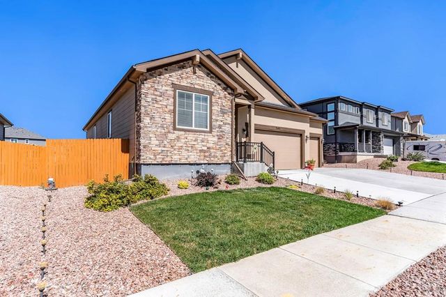 3401 Bella Luna Dr, Pueblo, CO 81001