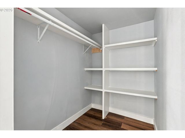 2055 N WYGANT St, Portland, OR 97217