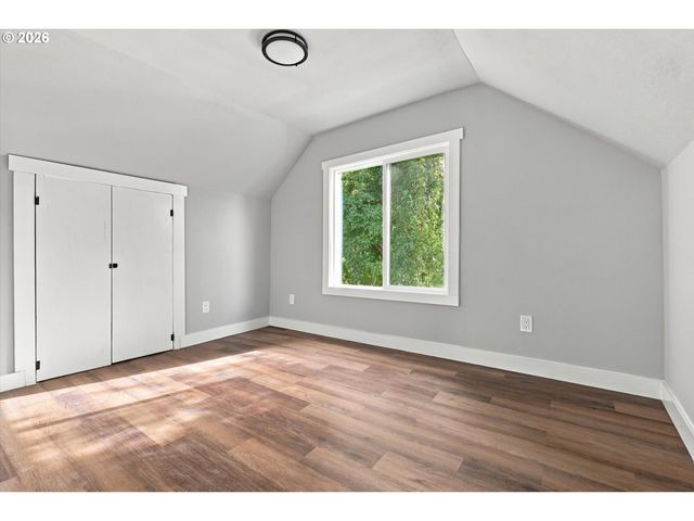 2055 N WYGANT St, Portland, OR 97217