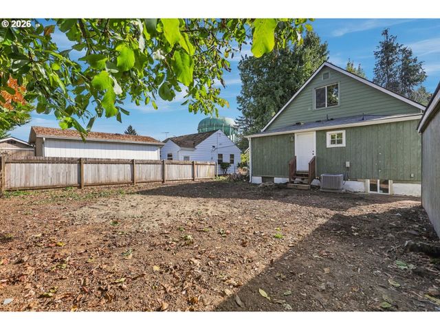 2055 N WYGANT St, Portland, OR 97217