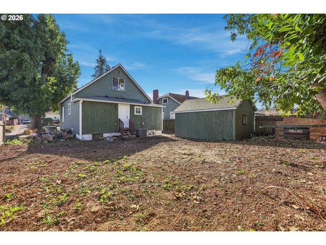 2055 N WYGANT St, Portland, OR 97217