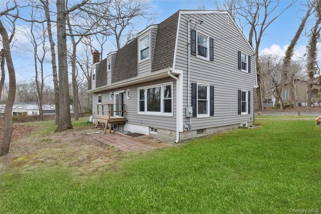49 Overhill Road, Wading River, NY 11792