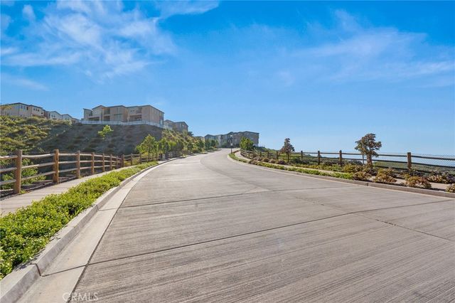 15431 Van Lodensteyn, San Diego, CA 92127