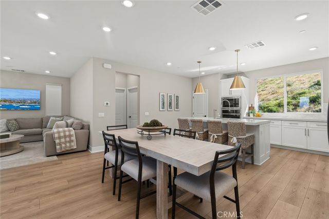 15431 Van Lodensteyn, San Diego, CA 92127