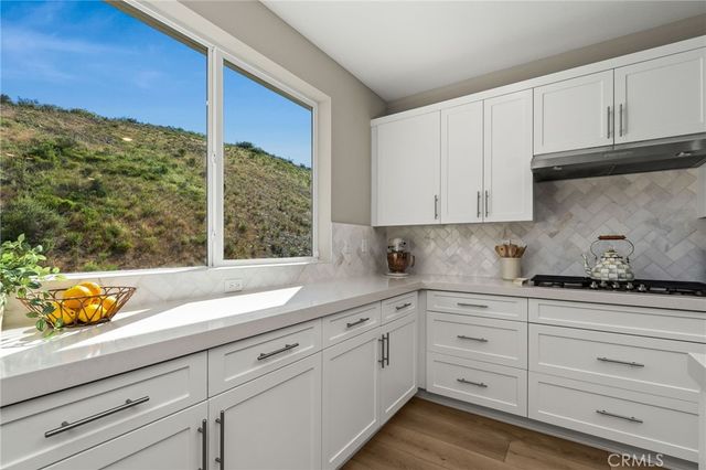 15431 Van Lodensteyn, San Diego, CA 92127