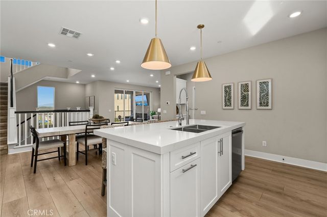 15431 Van Lodensteyn, San Diego, CA 92127