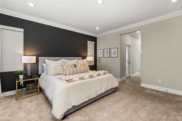 15431 Van Lodensteyn, San Diego, CA 92127