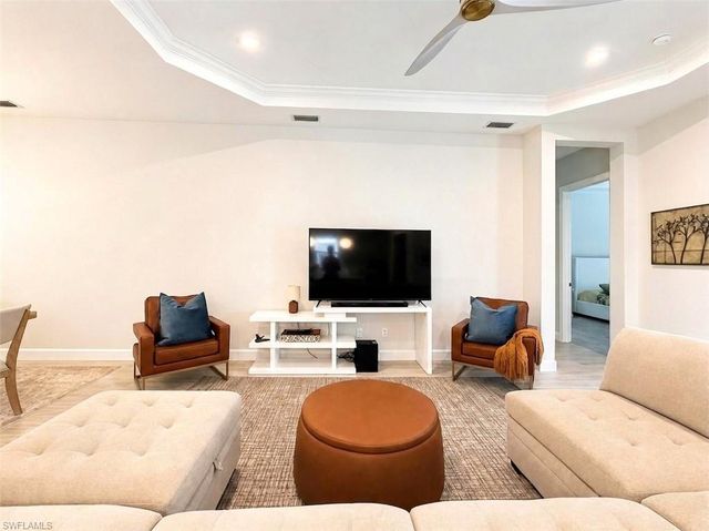 8174 Lucello TER S, Naples, FL 34114