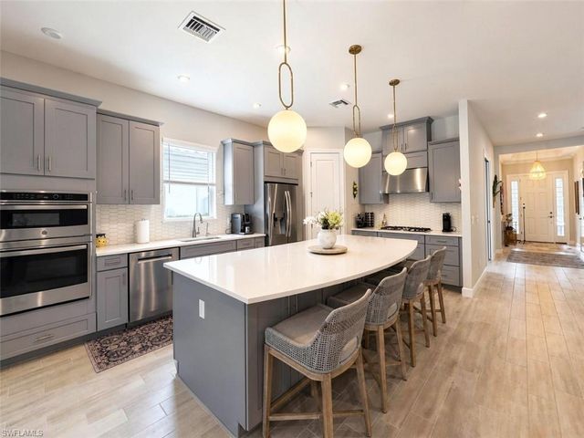 8174 Lucello TER S, Naples, FL 34114