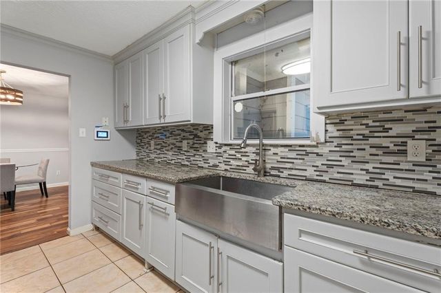 661 Sunfield Drive NW, Lilburn, GA 30047