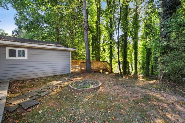 661 Sunfield Drive NW, Lilburn, GA 30047