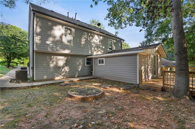 661 Sunfield Drive NW, Lilburn, GA 30047