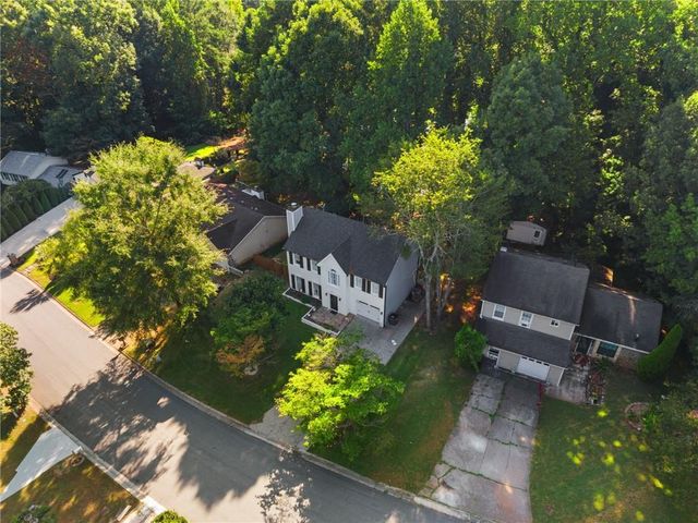 661 Sunfield Drive NW, Lilburn, GA 30047