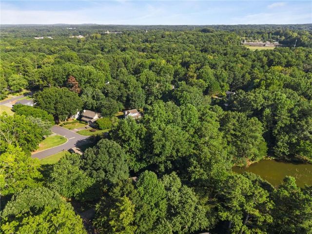 661 Sunfield Drive NW, Lilburn, GA 30047