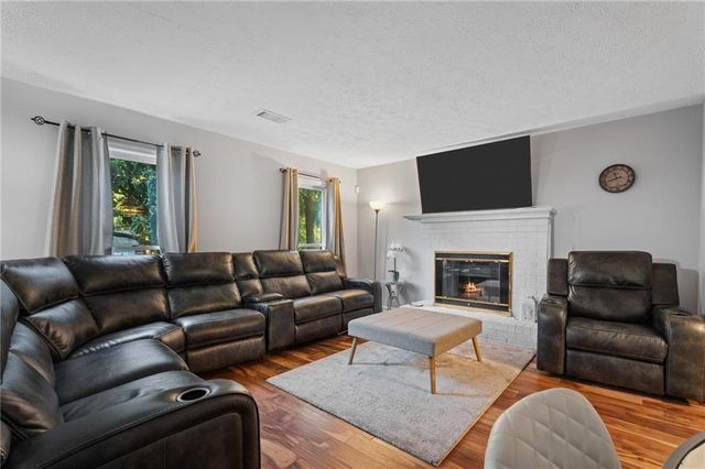 661 Sunfield Drive NW, Lilburn, GA 30047