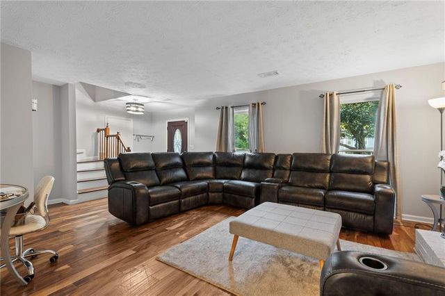 661 Sunfield Drive NW, Lilburn, GA 30047