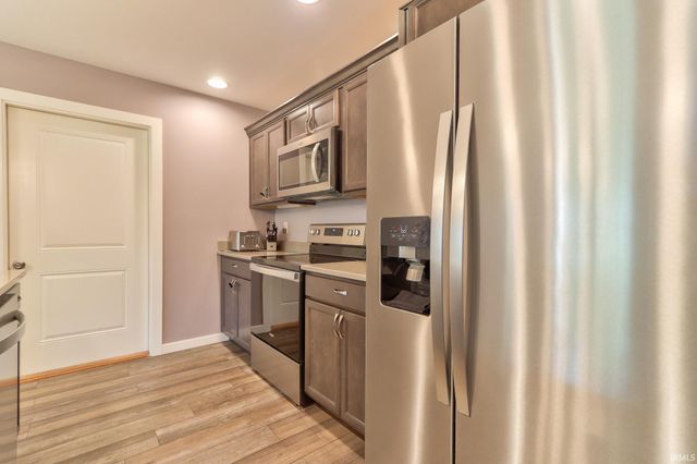 2621 Ole Hickory Drive, Evansville, IN 47715