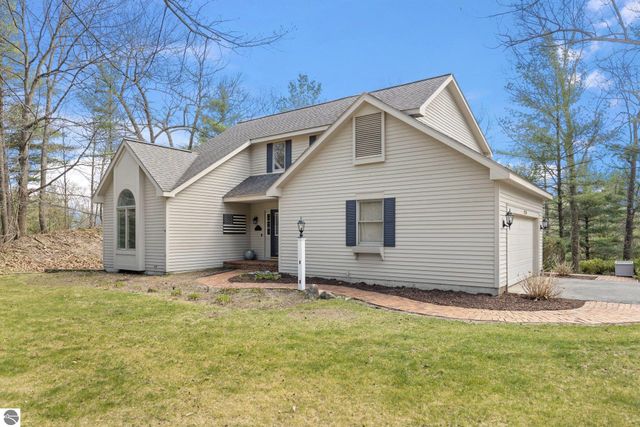 2174 Cuyahoga Court, Traverse City, MI 49686