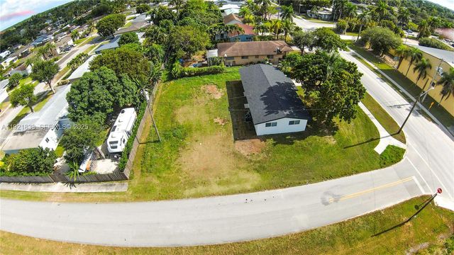 973 NW 8th St, Homestead, FL 33030