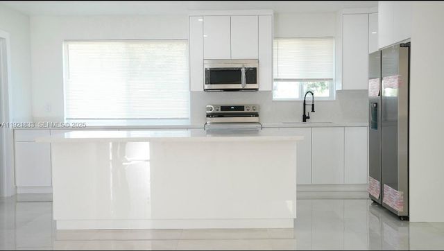 973 NW 8th St, Homestead, FL 33030