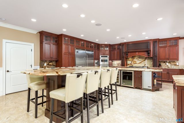 6 Congress Drive, Cromwell, CT 06416