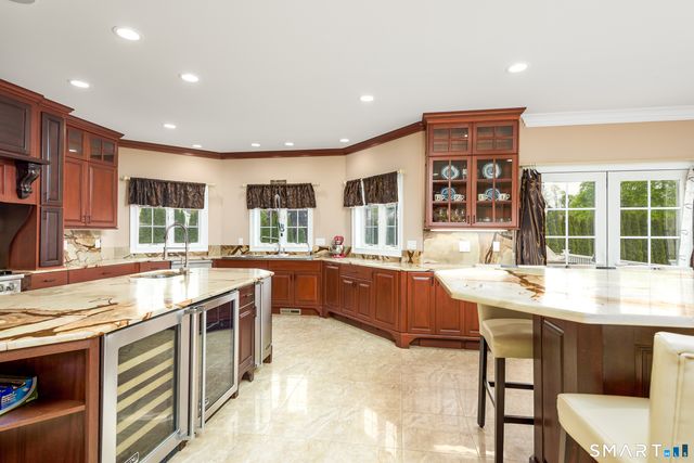 6 Congress Drive, Cromwell, CT 06416