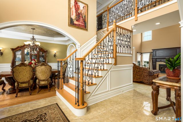 6 Congress Drive, Cromwell, CT 06416