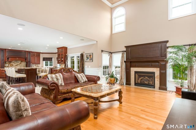 6 Congress Drive, Cromwell, CT 06416