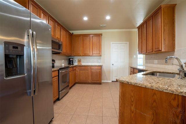 8805 Whirlwind Trail, Aubrey, TX 76227