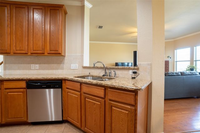 8805 Whirlwind Trail, Aubrey, TX 76227