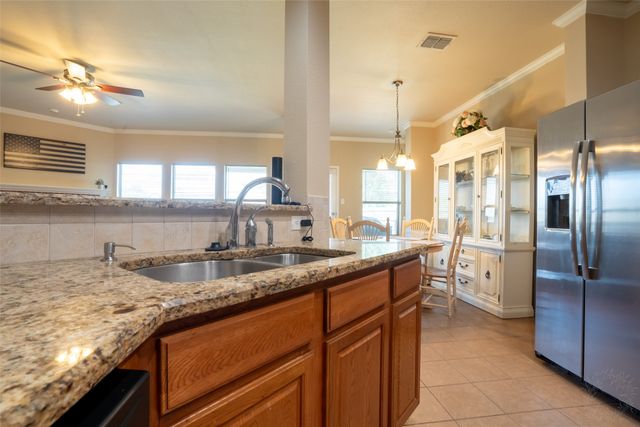 8805 Whirlwind Trail, Aubrey, TX 76227