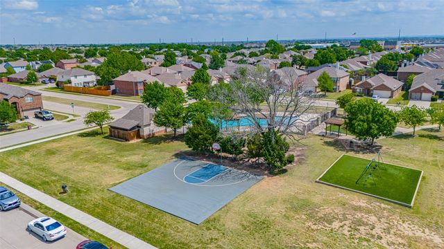 8805 Whirlwind Trail, Aubrey, TX 76227